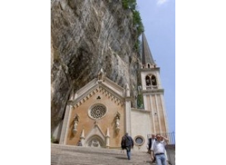 A Spiazzi, in visita
alla Madonna della Corona